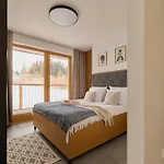 Enklawa Polany - Scenic Mountain View Retreat With Natural Pool By Downtown 아파트 *