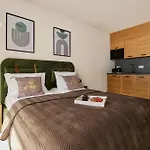 Enklawa Polany - Scenic Mountain View Retreat With Natural Pool By Downtown 아파트 *