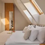 아파트 Enklawa Polany - Scenic Mountain View Retreat With Natural Pool By Downtown