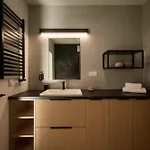 Enklawa Polany - Scenic Mountain View Retreat With Natural Pool By Downtown 아파트 *