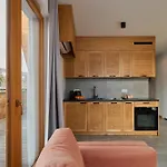 아파트 Enklawa Polany - Scenic Mountain View Retreat With Natural Pool By Downtown
