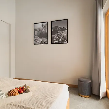 Daire Enklawa Polany - Scenic Mountain View Retreat With Natural Pool By Downtown *