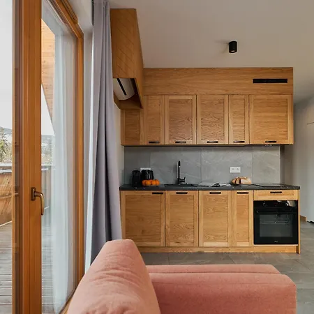 Daire Enklawa Polany - Scenic Mountain View Retreat With Natural Pool By Downtown